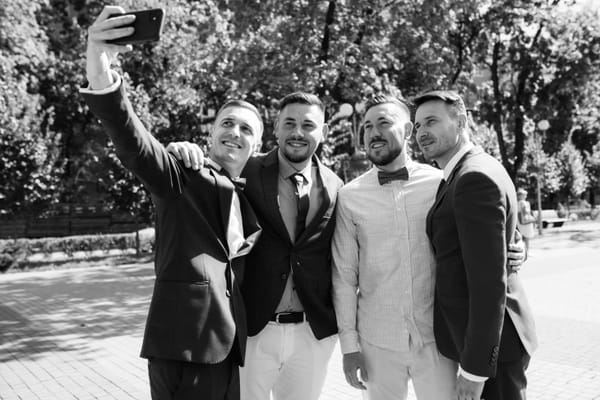 Wedding Photo Sharing without an App: A Complete Guide